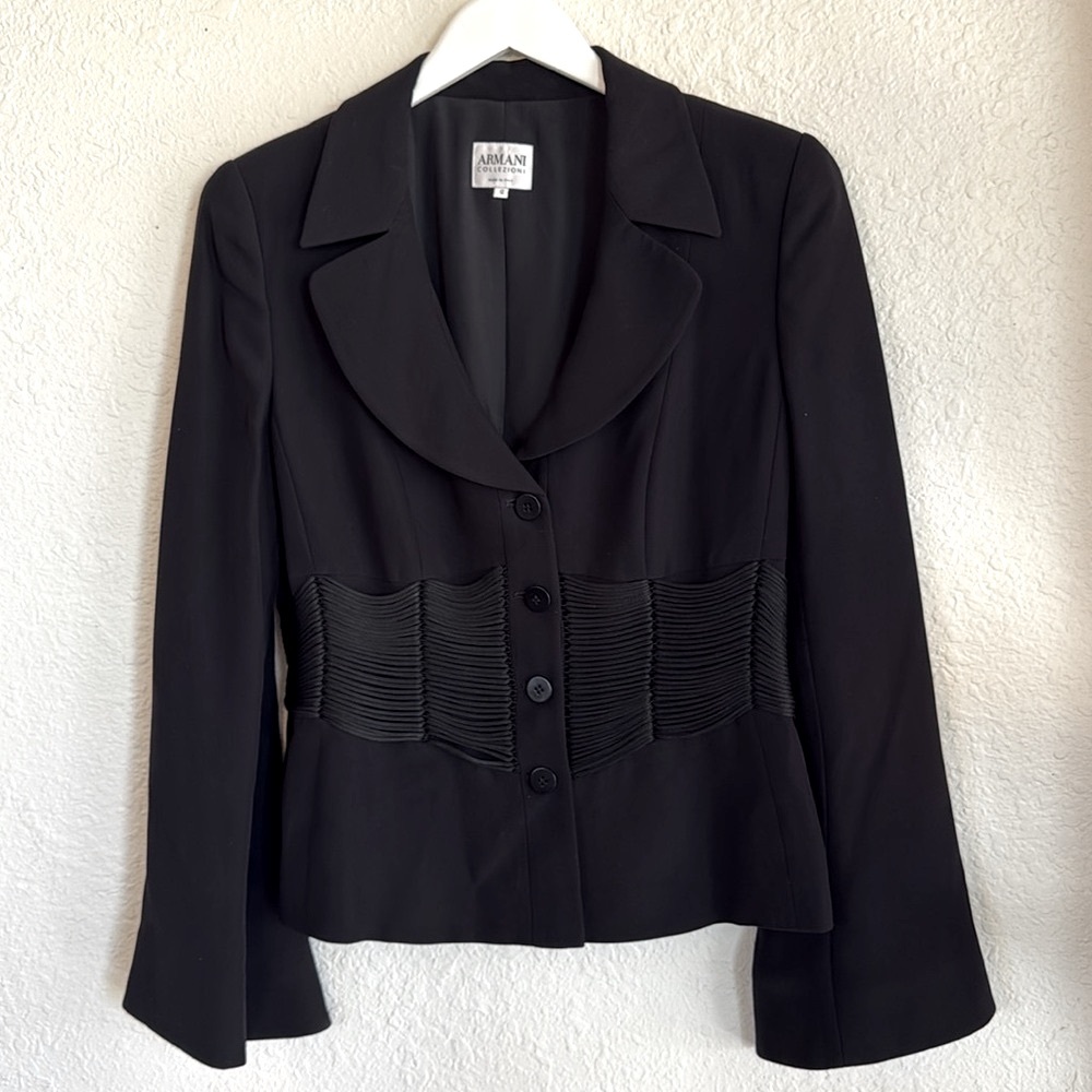 Giorgio Armani Women's Blazer - Picture 3 of 9